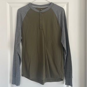 Gap long sleeve T-shirt - medium